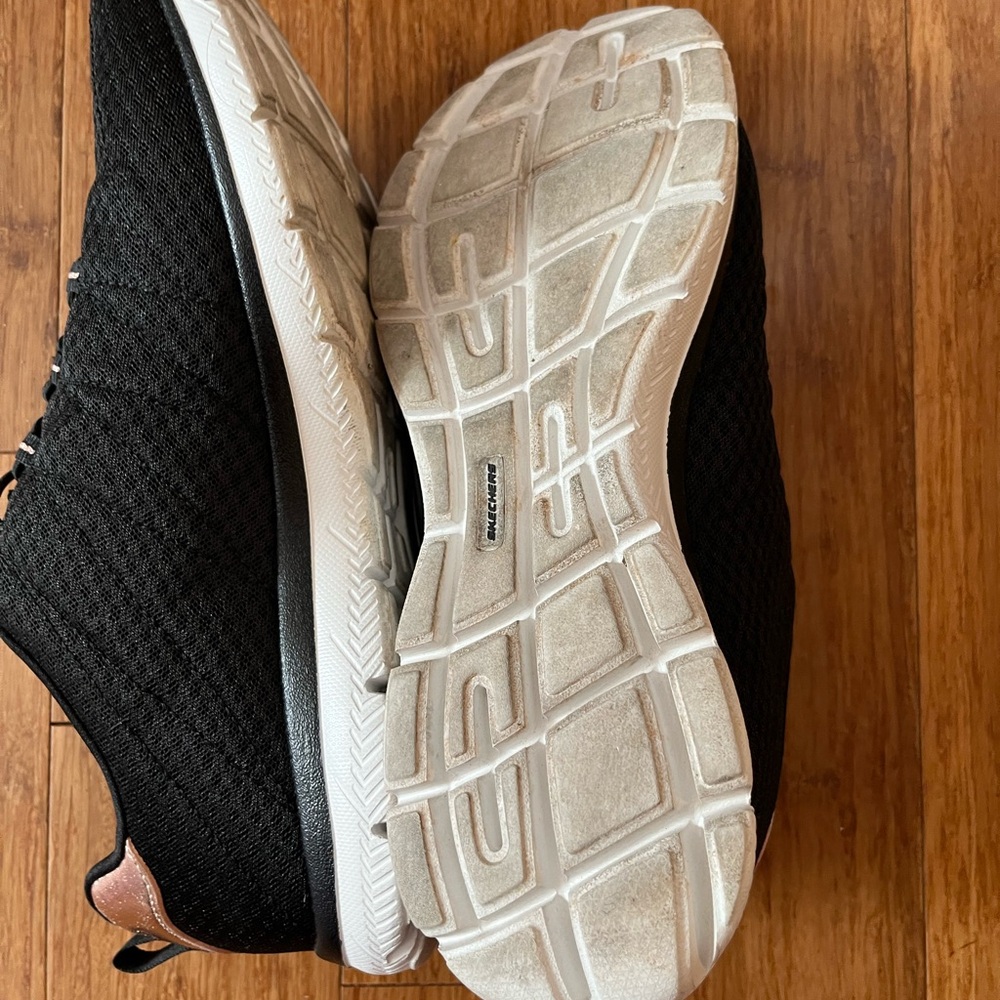 Skechers Women’s Black Rose Gold Sneakers Size 10 - Picture 5 of 5